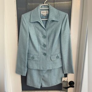 Vintage 2002 Jones New York Women's Light Blue Blazer & Skirt Set